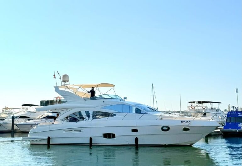 56 ft majasty yacht for rental in Dubai Marina