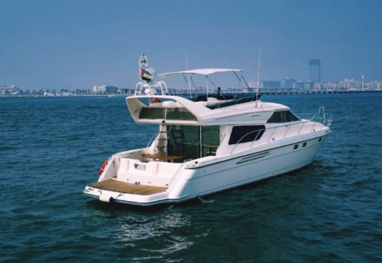 book 60 feet luxurious yacht