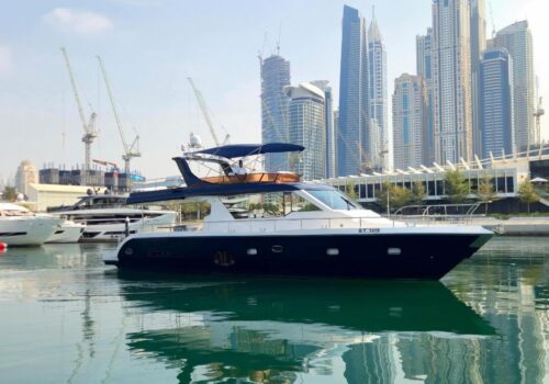 68 feet luxurious yacht rental Dubai Marina