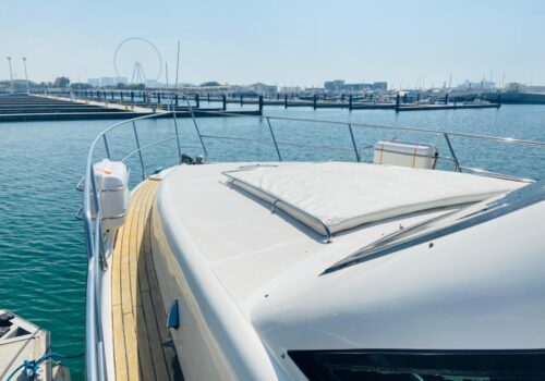 70 ft luxurious yacht rental in Dubai