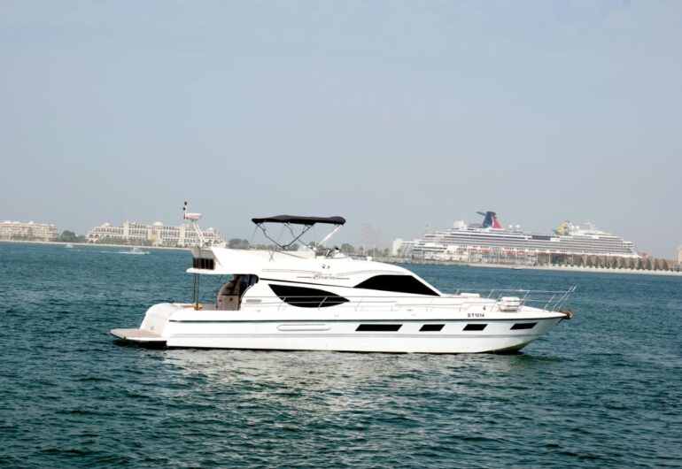 book 70 feet luxurious yacht rental