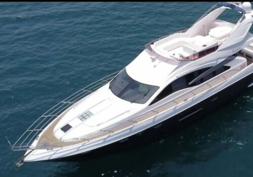 book 70 feet luxurious yacht for rental